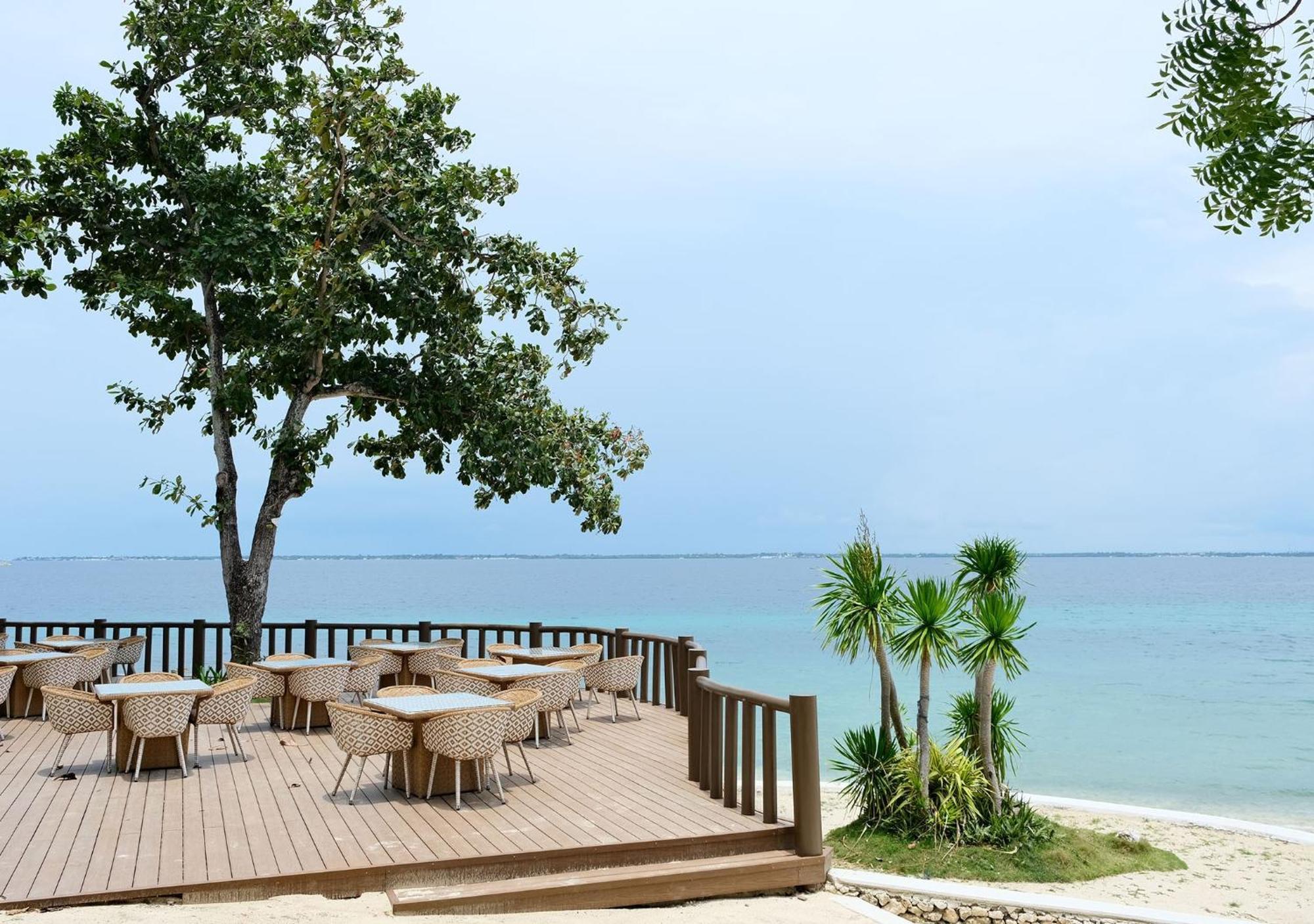 Belmont Hotel Mactan Мактан Экстерьер фото