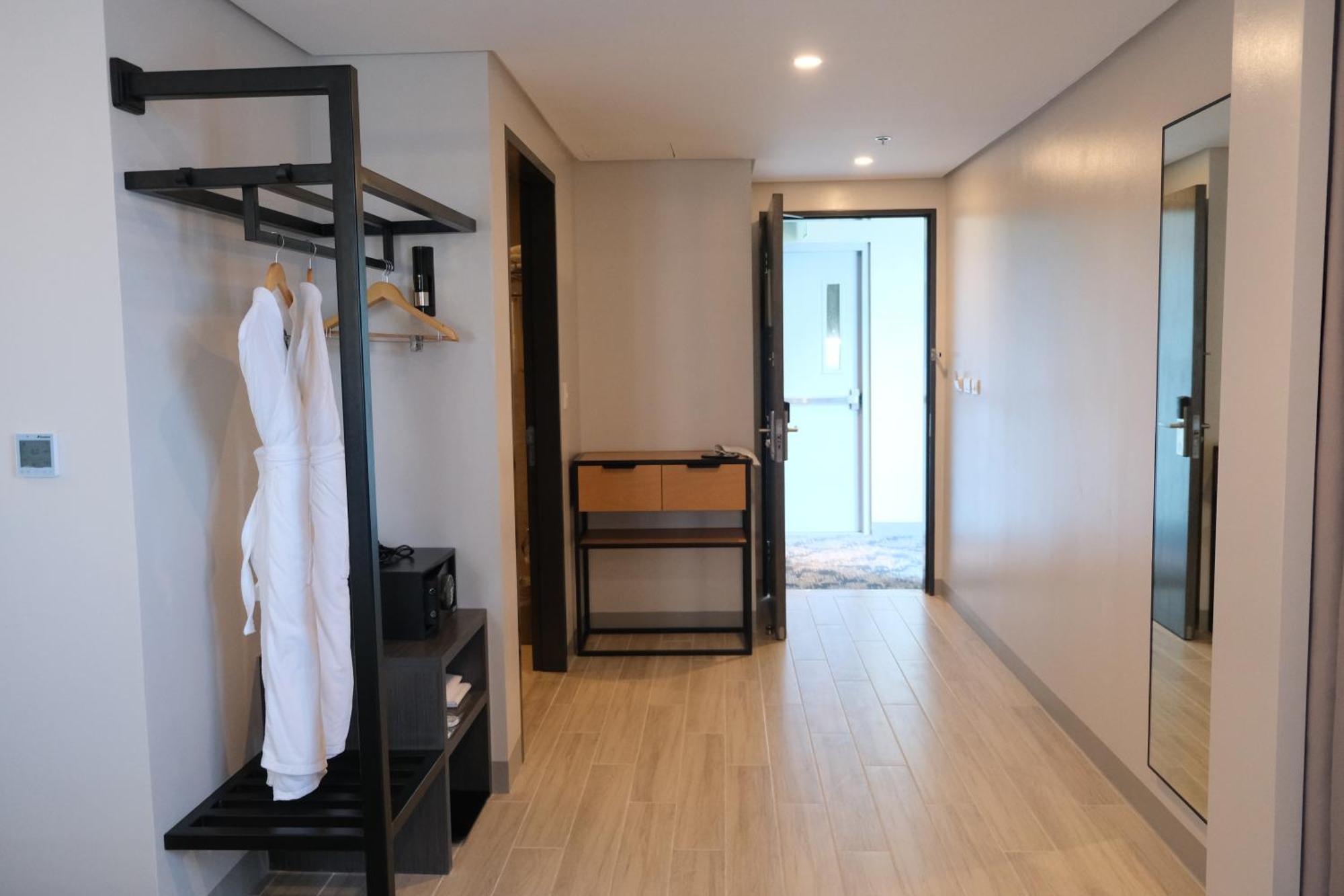 Belmont Hotel Mactan Мактан Экстерьер фото